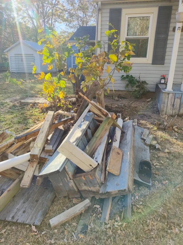 Affordable garden landscaping for outdoor upgrades in Richland, MO by Circle T Lawn and Tree Services