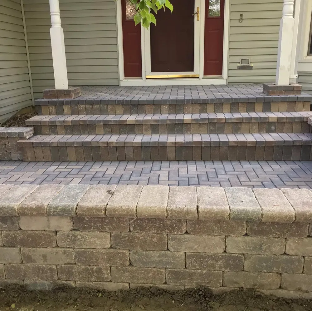 Top-rated yard cleanup service for beautiful yards in Waukegan, IL by Cirilo Mendoza Landscaping