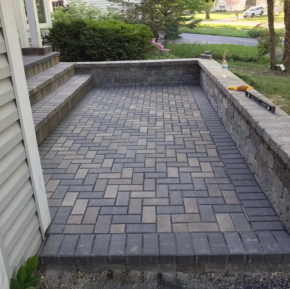Trusted yard maintenance experts serving Waukegan, IL - Cirilo Mendoza Landscaping