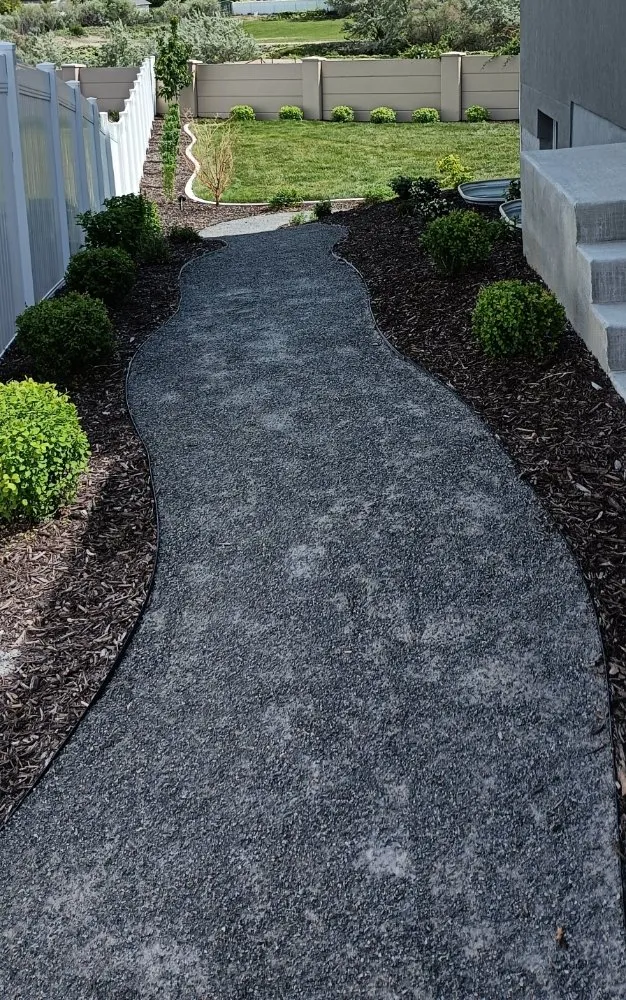 Expert yard cleanup service for beautiful yards in Draper, UT by Cisco Gardening & Landscaping Services