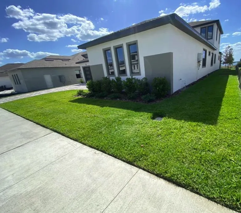 Affordable lawn care service in Dade City, FL - Cisco’s Lawn Care