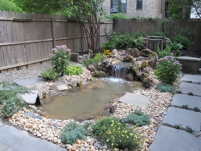 Trusted yard cleanup service experts serving Long Island City, NY - City Gardens