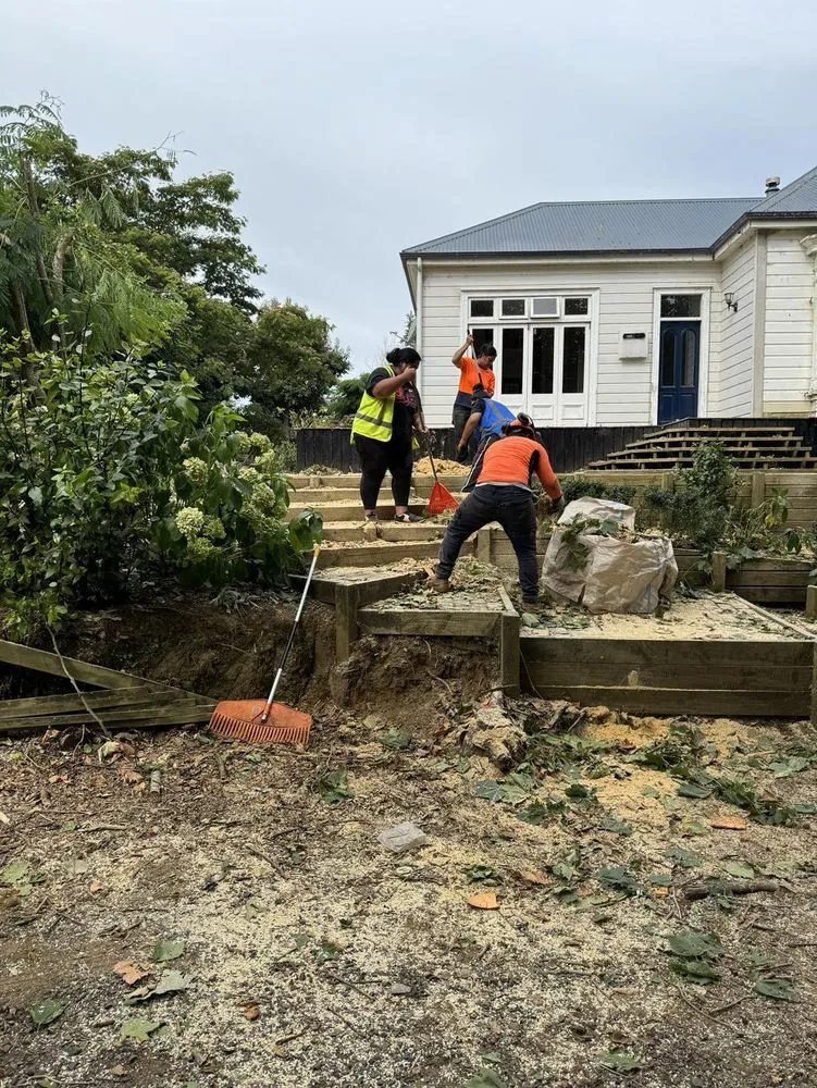 Custom lawn mowing service experts serving Ewa Beach, HI - City Green Care