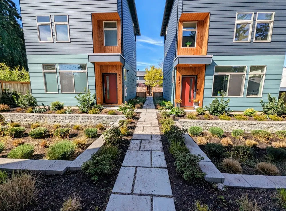 Professional lawn mowing service in Seattle, WA - City Landscaping