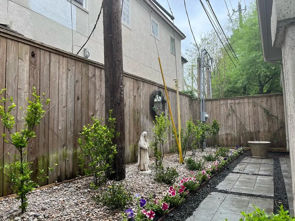 Professional yard maintenance for beautiful yards in Houston, TX by CityRoots Landscaping