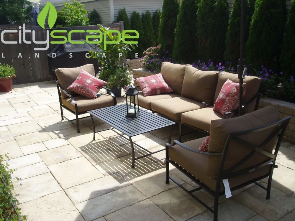 Professional yard maintenance for beautiful yards in Chicago, IL by Cityscape Landscape