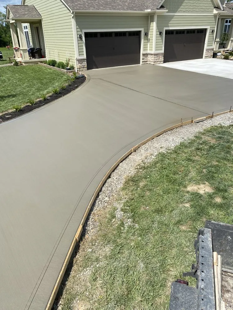 Top-rated lawn care service in Dayton, OH - C&J Construction Services