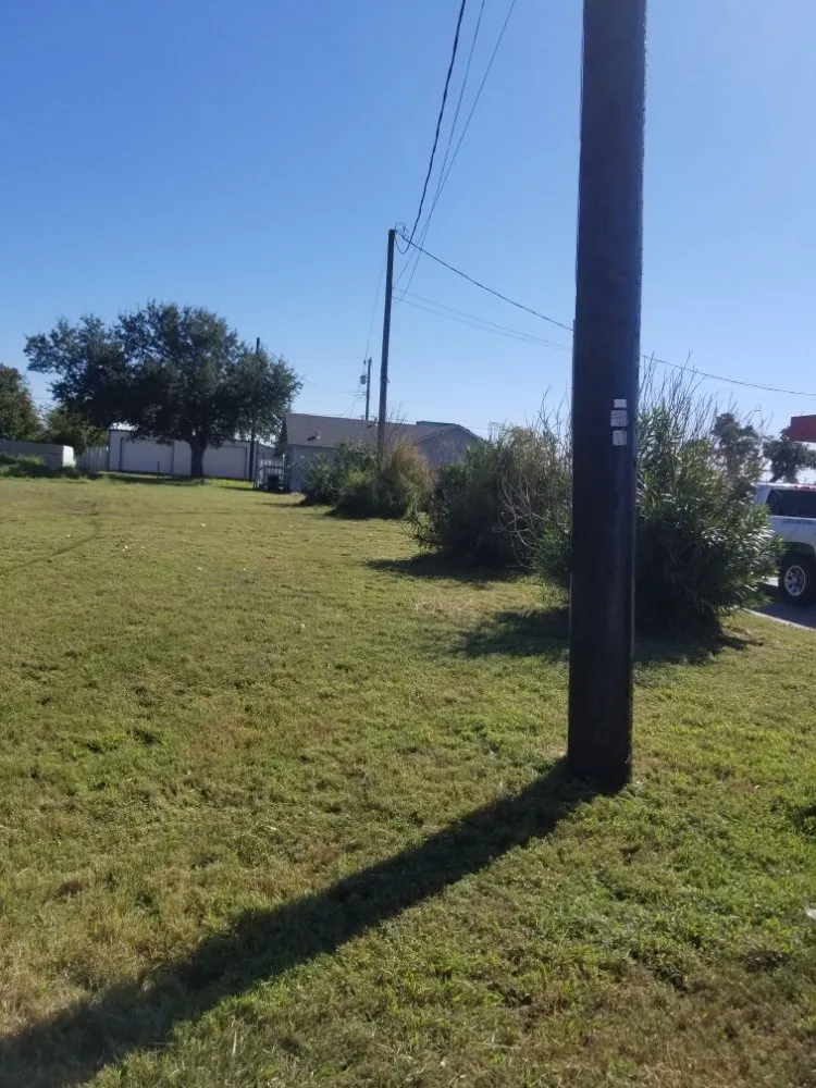 Custom yard cleanup service experts serving Corpus Christi, TX - C&Js Grass and Things