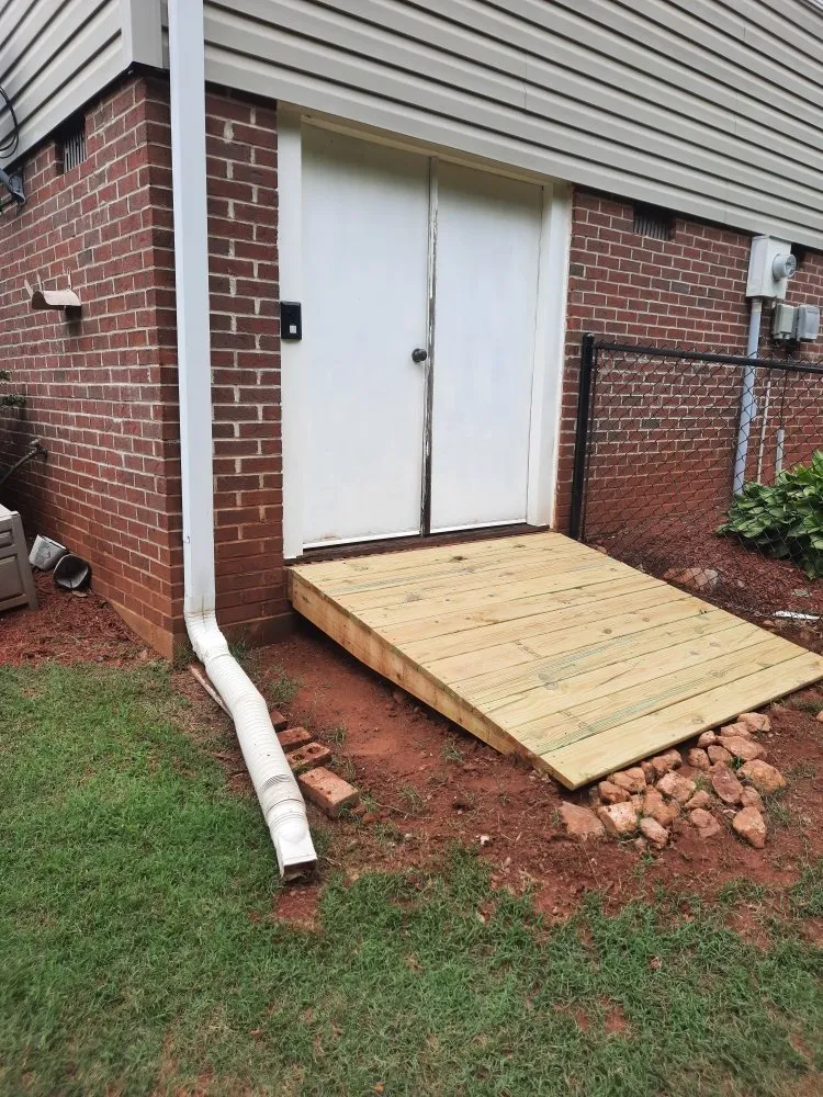 Affordable lawn mowing service in Landrum, SC - CJ'S Handyman Service