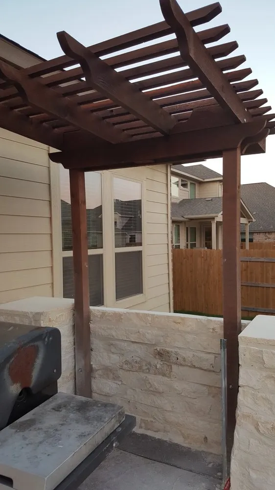 Reliable yard maintenance in Pflugerville, TX - CJ's Landscape Design