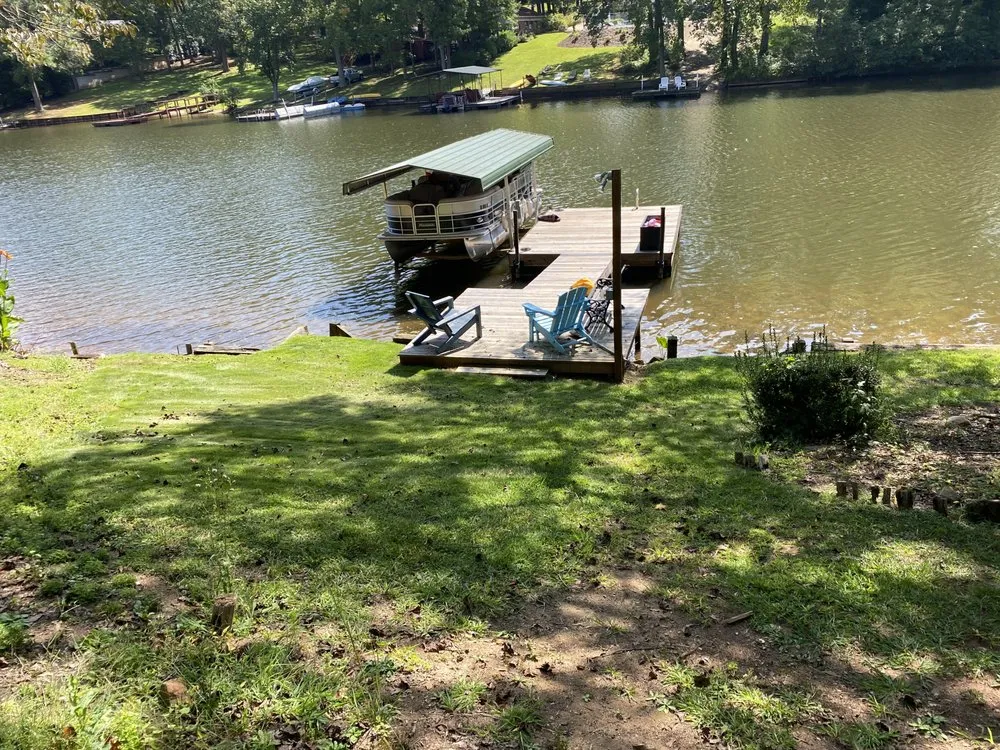 Affordable yard cleanup service for residential properties in Inman, SC by CJ’s Landscapes