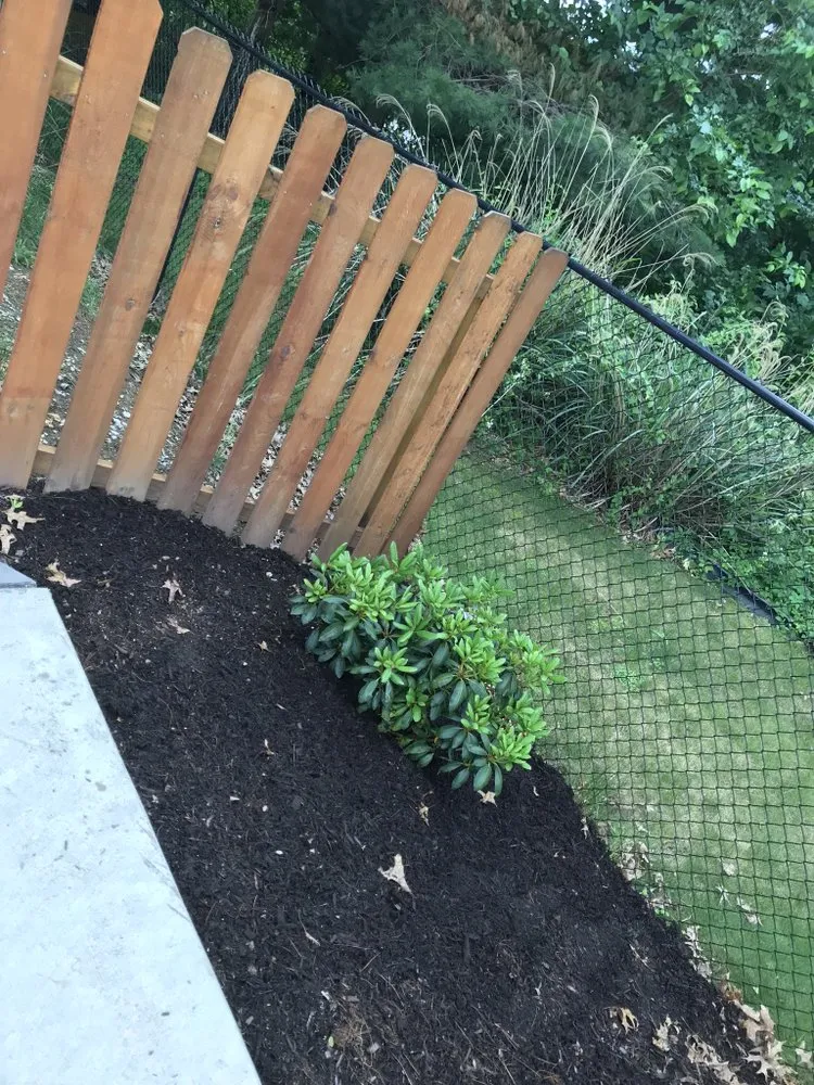 Top-rated lawn mowing service in Cecil-Bishop, PA - CJ's Landscaping