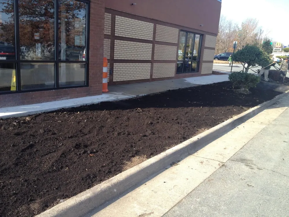 Top-rated lawn mowing service in Woodbridge, VA by CJ's Lawn and Tree Service