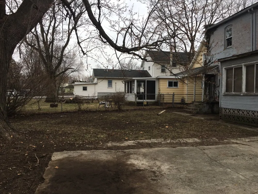 Expert lawn mowing service in Adrian, MI by CJ’s Lawn Care Service