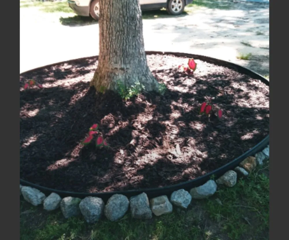 Custom lawn mowing service in Bauxite, AR by CJS LAWN SERVICES