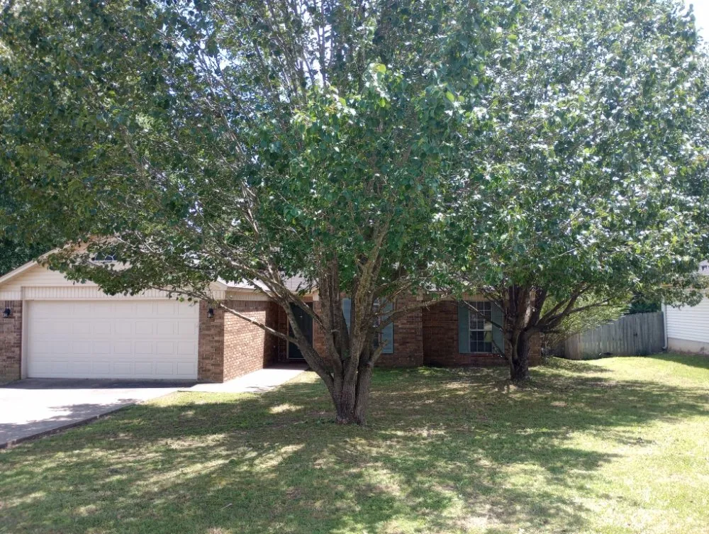 Reliable garden landscaping for outdoor upgrades across Bauxite, AR - CJS LAWN SERVICES