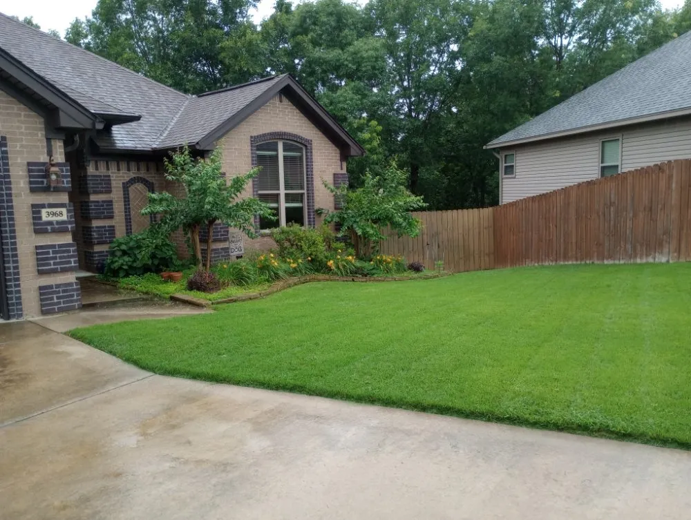 Trusted yard cleanup service in Bauxite, AR - CJS LAWN SERVICES