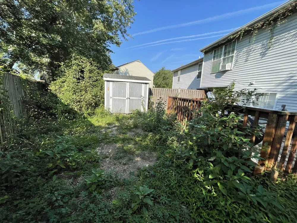 Custom lawn care service for homes in Waldorf, MD by Cj’s Lawncare