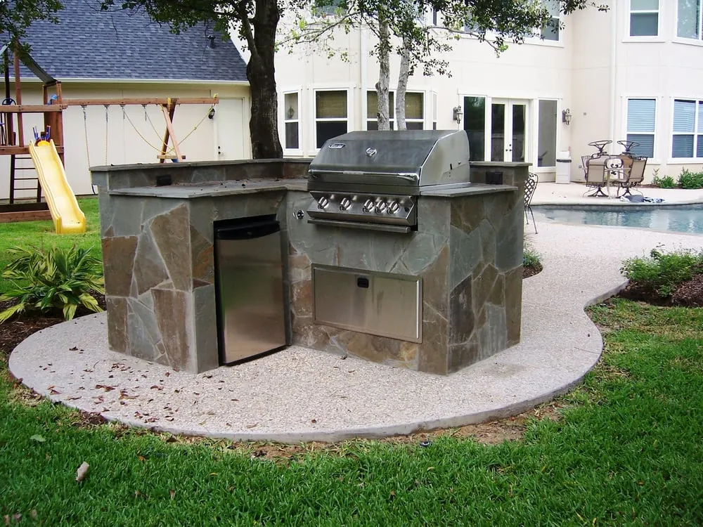 Top-rated garden landscaping in Katy, TX by CJ's Yardworks