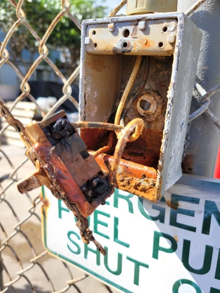 Professional lawn care service with custom design across Kaaawa, HI - CK Handy Services