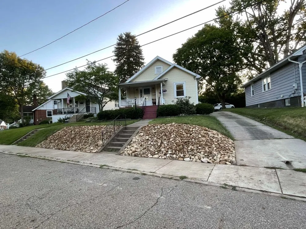 Top-rated garden landscaping in Akron, OH by C&K Landscaping