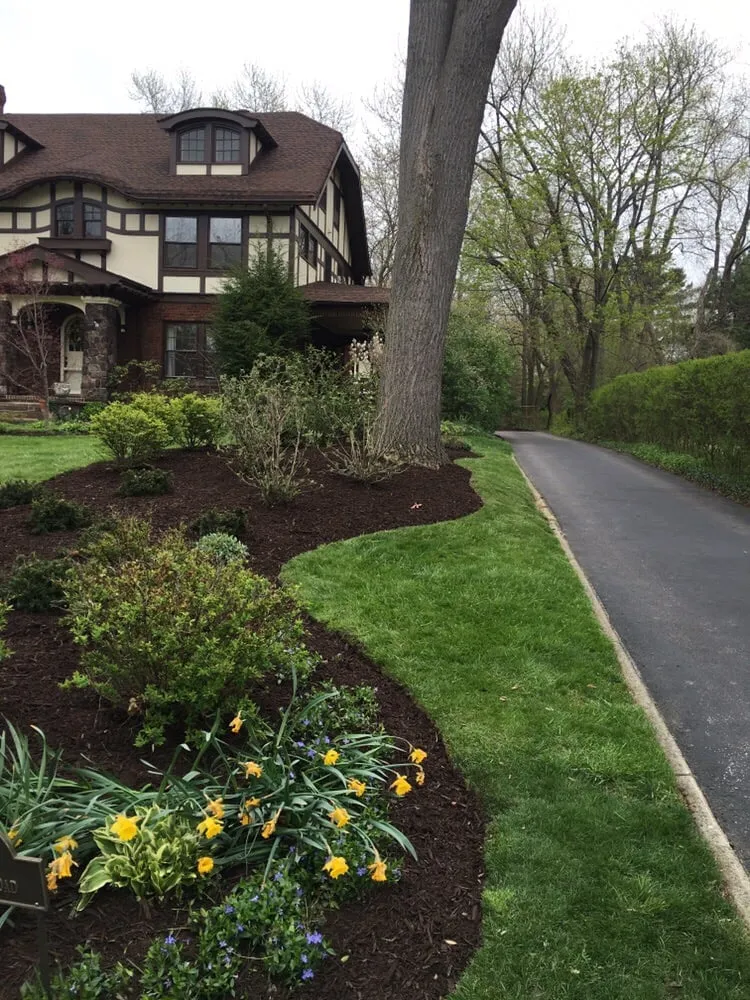 Top-rated lawn mowing service experts serving Cleveland, OH - C&K Lawn Care