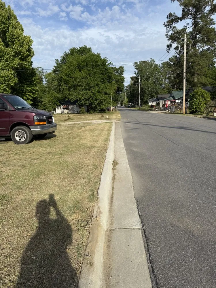 Affordable yard cleanup service for beautiful yards in Lumberton, NC by C&L Bridges Enterprises