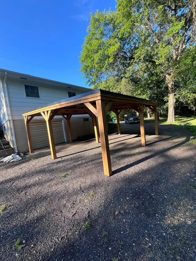 Custom residential landscaping experts serving St. Louis, MO - C&L Lawn And Construction