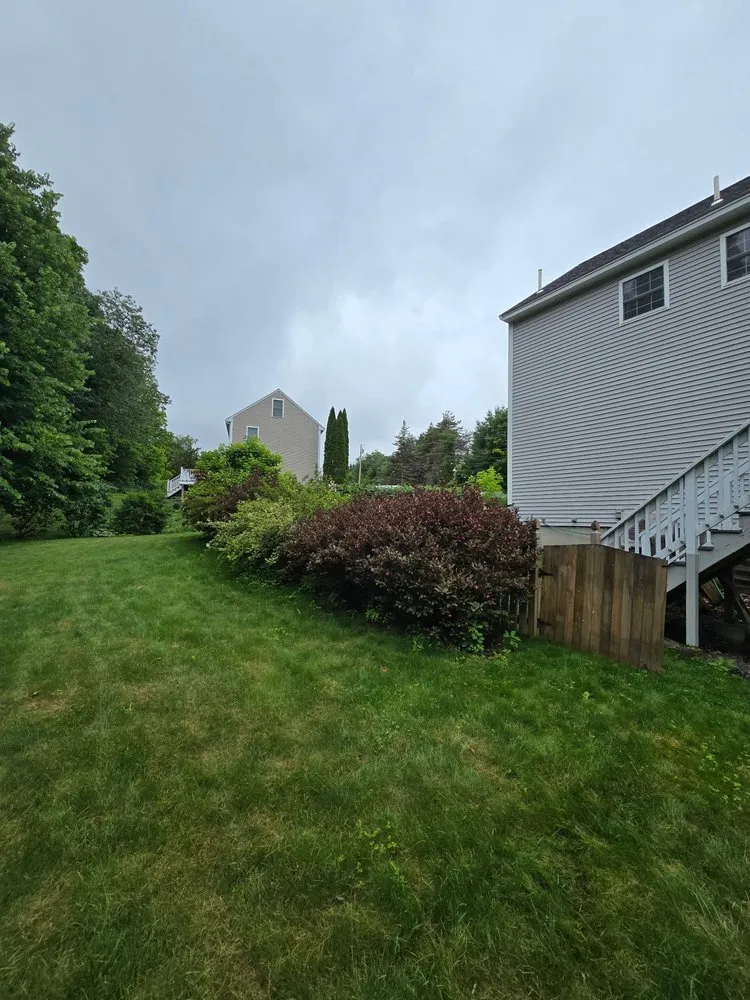 Top-rated lawn mowing service in Deerfield, NH - CL Siteworks