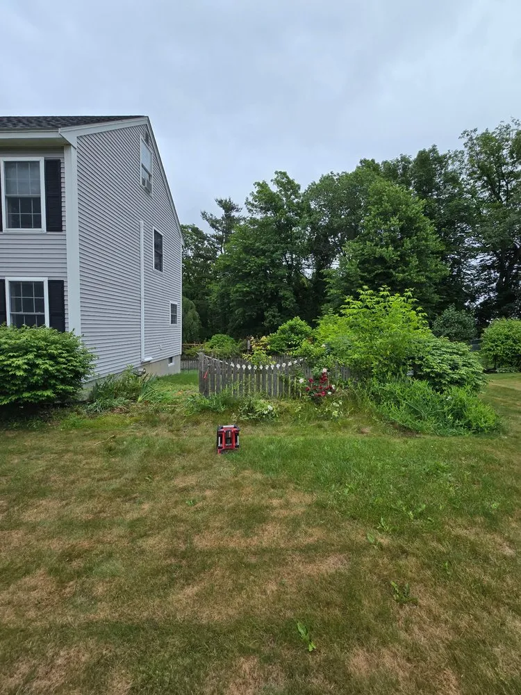 Local lawn care service experts serving Deerfield, NH - CL Siteworks