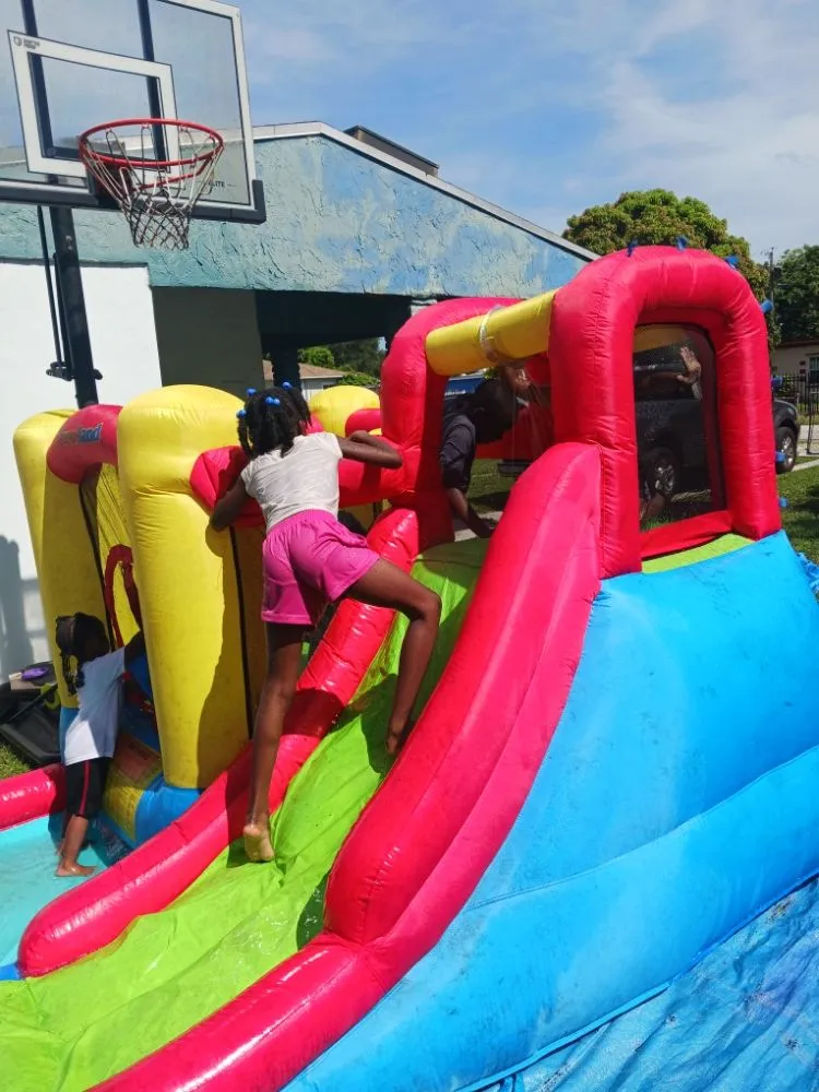 Affordable yard maintenance for residential properties in Miami, FL by Clark Cleaning Services