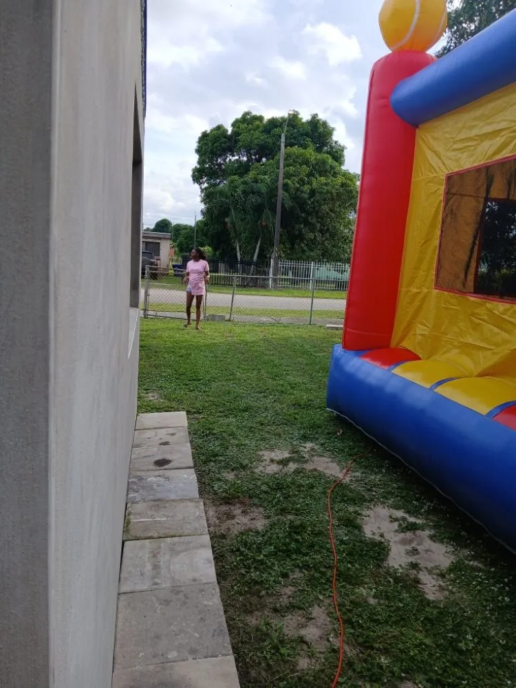 Top-rated lawn care service in Miami, FL - Clark Cleaning Services