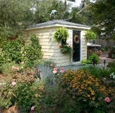 Reliable yard maintenance in Norfolk, VA by Clark Nursery