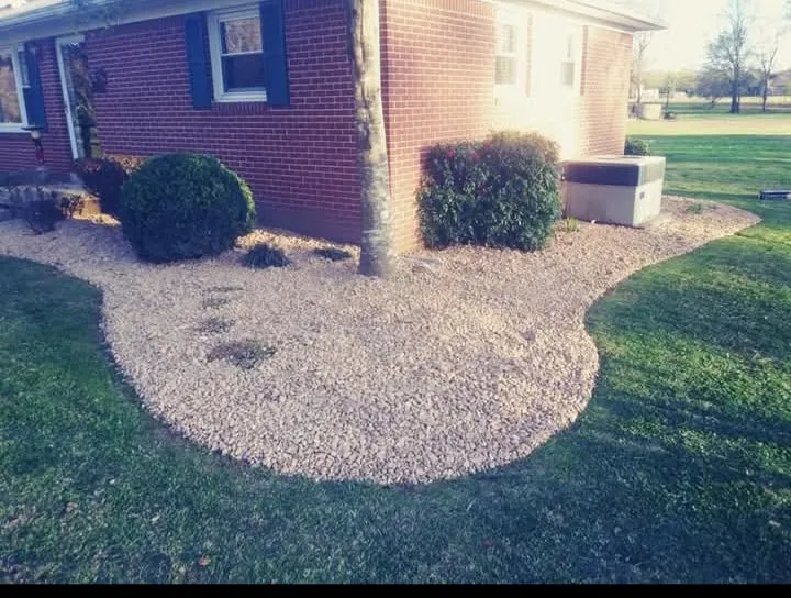 Local garden landscaping experts serving Winchester, TN - Clarks Pro Lawn & Landscape