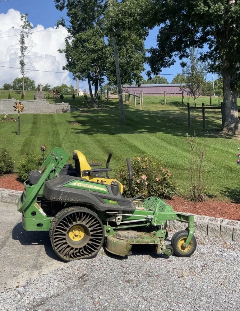 Reliable lawn mowing service experts serving Peterstown, WV - Clarkson