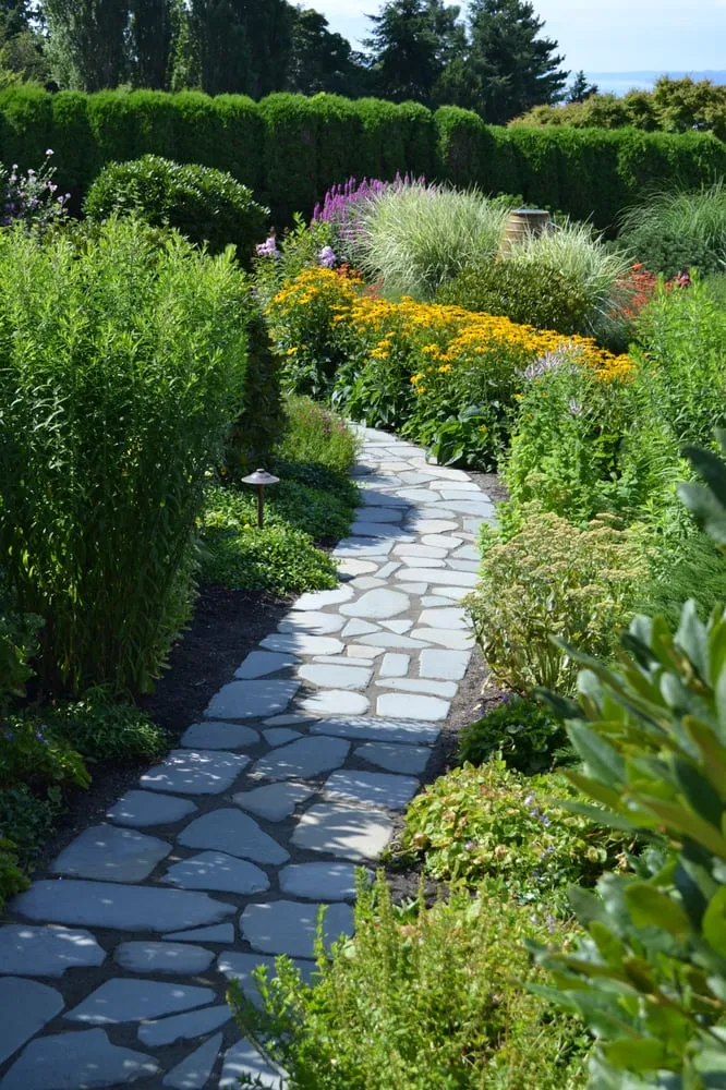 Custom yard cleanup service experts serving Woodinville, WA - Classic Landscaping + Nursery