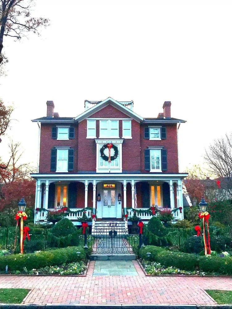 Expert yard maintenance in Kennett Square, PA by Classic Lawns & Gardens