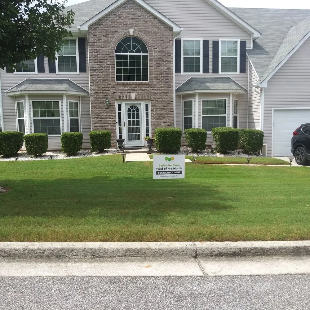 Custom lawn mowing service in Riverdale, GA by Classic Lawns Landscape