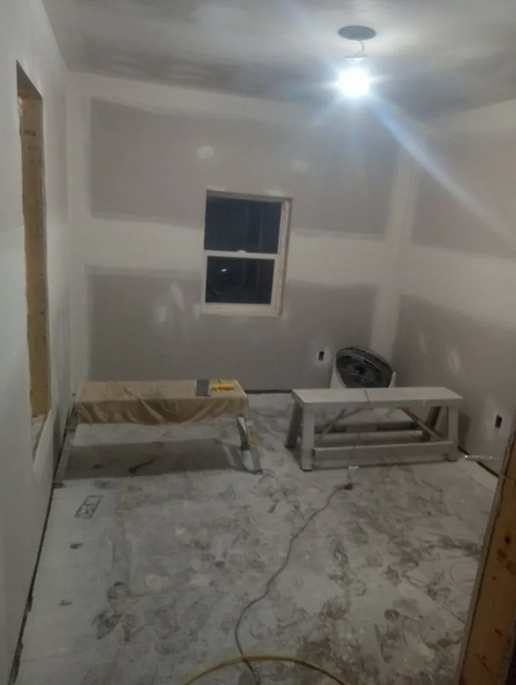 Professional yard cleanup service for year-round maintenance in Saginaw, MI by Classic Painting