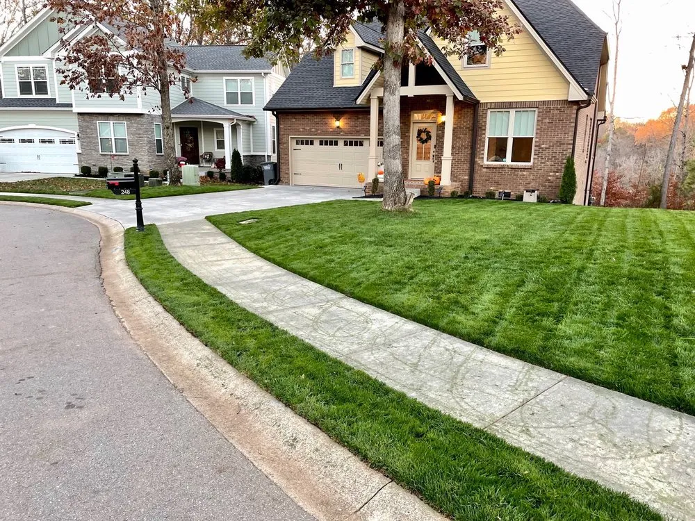 Expert yard cleanup service near you across Clarksville, TN - Classic Southern Lawns