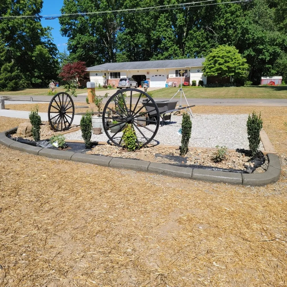 Professional outdoor landscaping experts serving Fredericksburg, OH - Classical Edge
