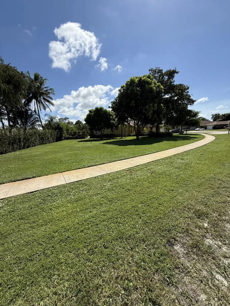 Affordable residential landscaping in Lake Worth Beach, FL - Classy Cuts Lawn Maintenance