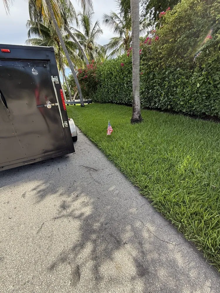 Top-rated garden landscaping experts serving Lake Worth Beach, FL - Classy Cuts Lawn Maintenance