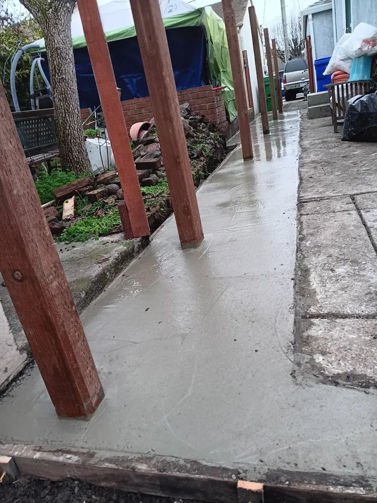 Custom yard maintenance experts serving Oakland, CA - Claudio Fencing