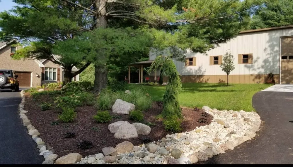 Trusted yard maintenance in Rockford, IL - Claudio Martinez Landscaping