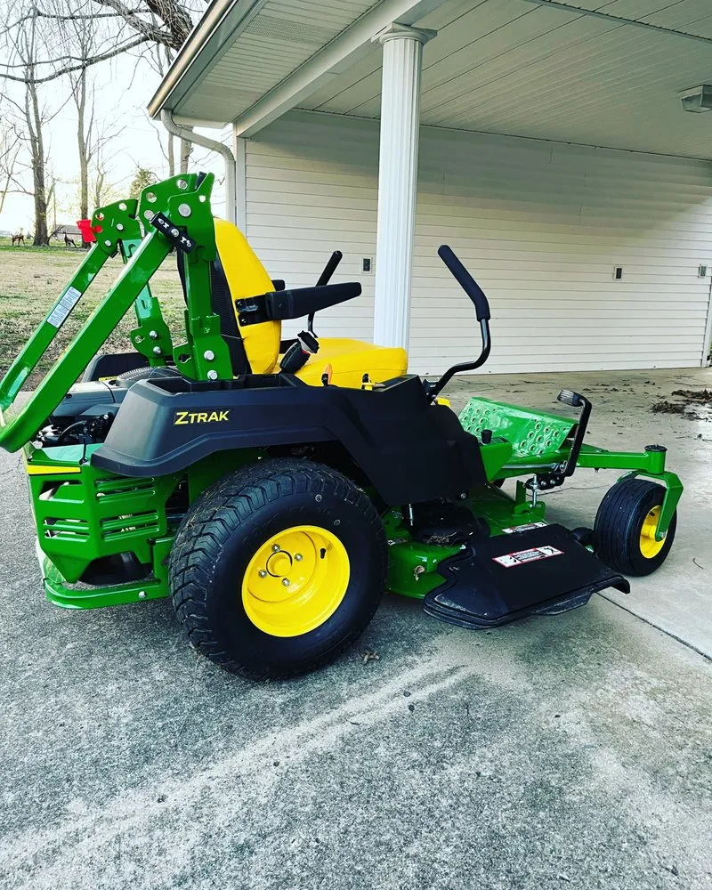 Expert yard maintenance in Danville, KY - Claunch Mowing.