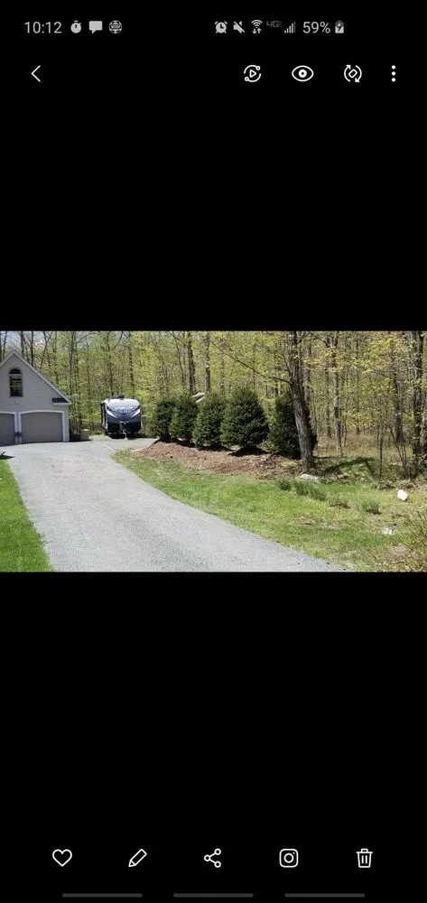 Professional lawn care service experts serving Lake Ariel, PA - Clauss & Kellogg Land Care