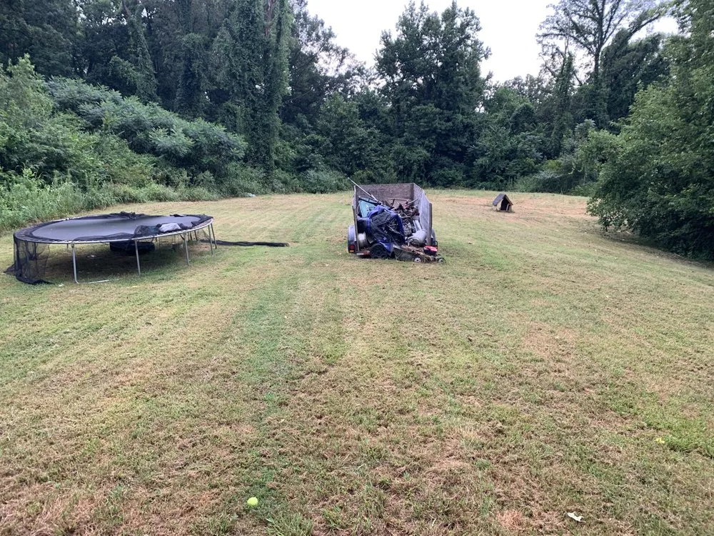 Reliable yard maintenance in Memphis, TN by Claw Brothers