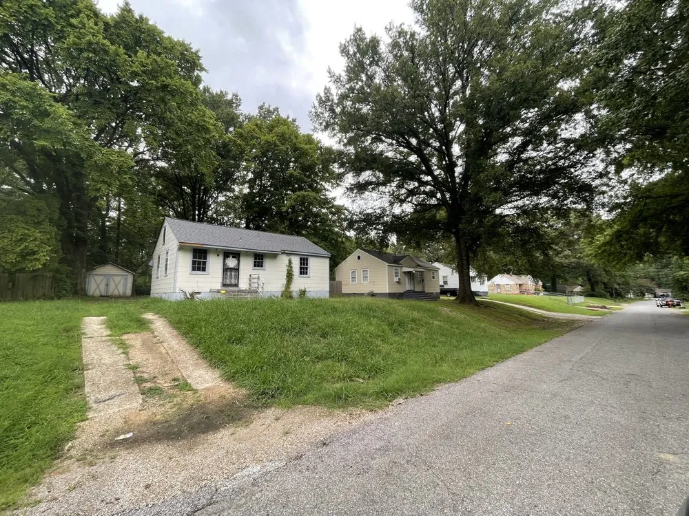 Reliable yard cleanup service in Memphis, TN - Claw Brothers