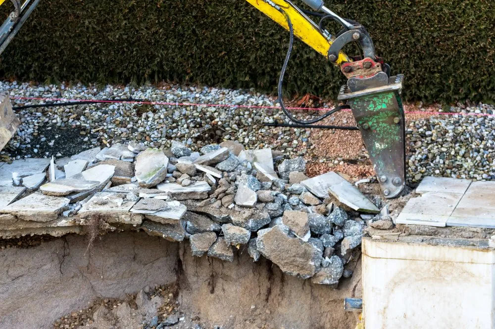 Trusted yard maintenance in Hobbs, NM by Clay Pit Services